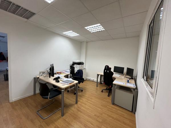 Local professionnel CHILLY-MAZARIN 71.40 m²