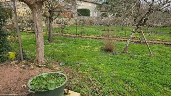 Maison de ville à vendre à Melle dans les Deux-Sèvres (79500), ref : 11967