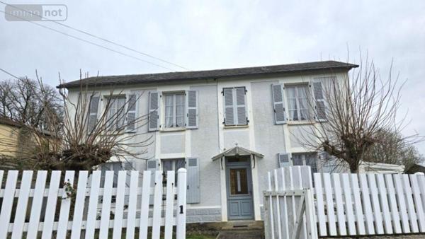 Maison de ville à vendre à Melle dans les Deux-Sèvres (79500), ref : 11967