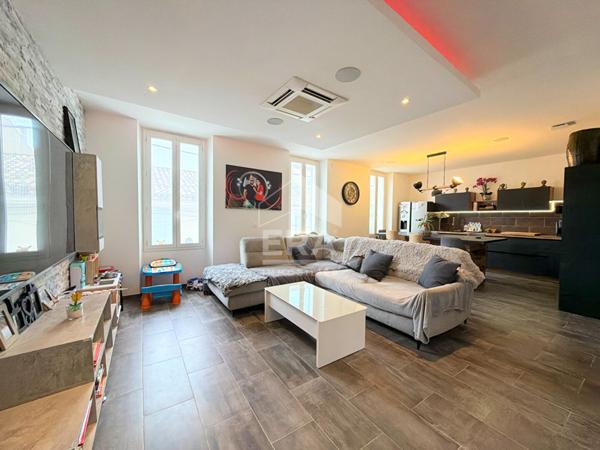 À VENDRE PERTUIS APPARTEMENT 4 PIÈCES ENTIÈREMENT RÉNOVÉ AVEC GARAGE ET 2 PLACES DE STATIONNEMENTS