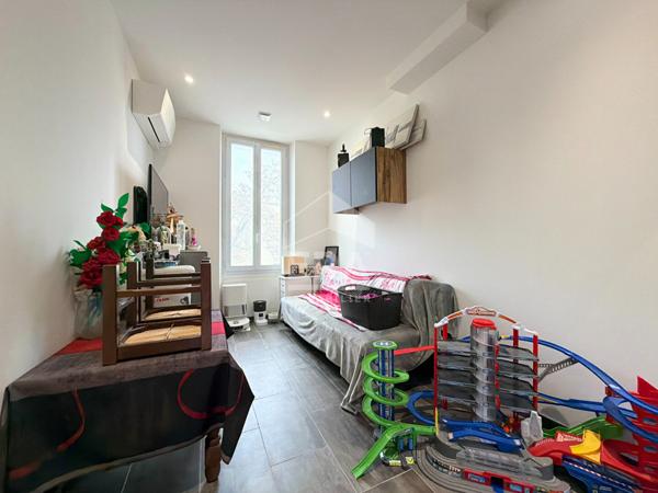 À VENDRE PERTUIS APPARTEMENT 4 PIÈCES ENTIÈREMENT RÉNOVÉ AVEC GARAGE ET 2 PLACES DE STATIONNEMENTS