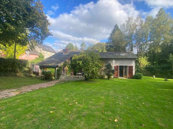 A vendre campagne de MELESSE, maison 4 chambres, 3 chambres au rez-de-chaussée avec salle d'eau et salle de bains, parcelle de plus de 1600m², 134 m² habitable