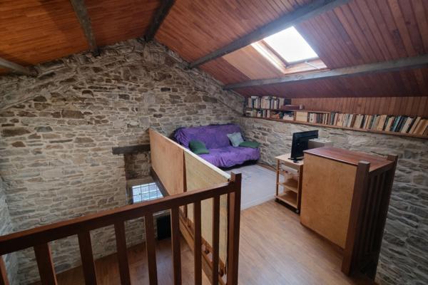 A vendre campagne de MELESSE, maison 4 chambres, 3 chambres au rez-de-chaussée avec salle d'eau et salle de bains, parcelle de plus de 1600m², 134 m² habitable