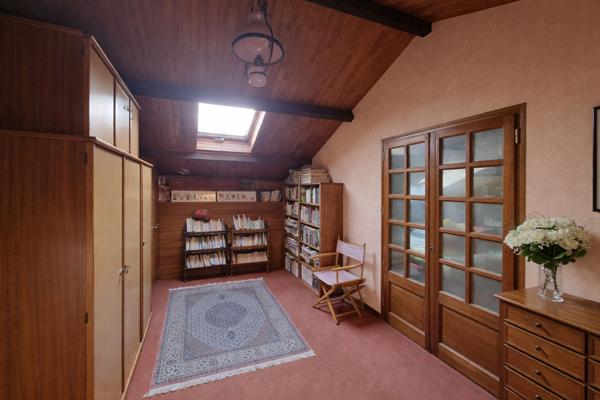 A vendre campagne de MELESSE, maison 4 chambres, 3 chambres au rez-de-chaussée avec salle d'eau et salle de bains, parcelle de plus de 1600m², 134 m² habitable