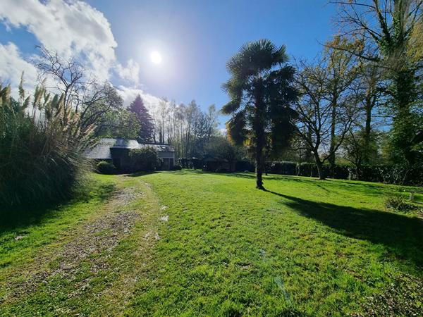 A vendre campagne de MELESSE, maison 4 chambres, 3 chambres au rez-de-chaussée avec salle d'eau et salle de bains, parcelle de plus de 1600m², 134 m² habitable