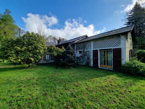 A vendre campagne de MELESSE, maison 4 chambres, 3 chambres au rez-de-chaussée avec salle d'eau et salle de bains, parcelle de plus de 1600m², 134 m² habitable