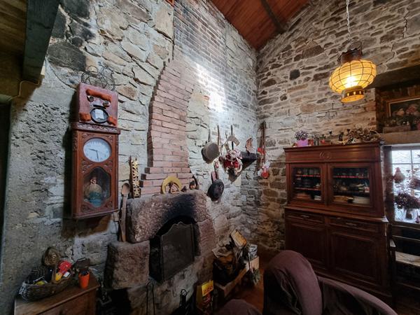 A vendre campagne de MELESSE, maison 4 chambres, 3 chambres au rez-de-chaussée avec salle d'eau et salle de bains, parcelle de plus de 1600m², 134 m² habitable