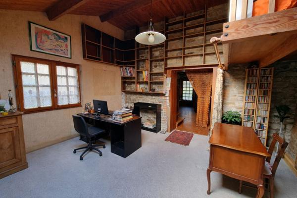 A vendre campagne de MELESSE, maison 4 chambres, 3 chambres au rez-de-chaussée avec salle d'eau et salle de bains, parcelle de plus de 1600m², 134 m² habitable