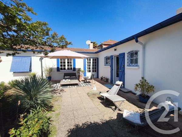 Maison à vendre  6 pièces - 120 m 2   SOULAC SUR MER  - 33