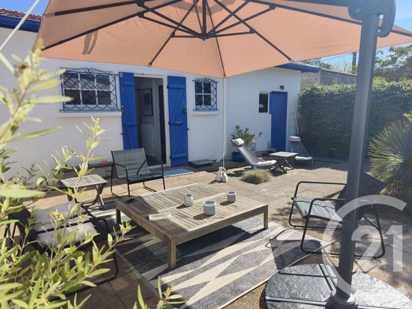 Maison à vendre  6 pièces - 120 m 2   SOULAC SUR MER  - 33