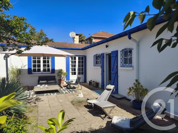 Maison à vendre  6 pièces - 120 m 2   SOULAC SUR MER  - 33