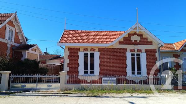 Maison à vendre  6 pièces - 120 m 2   SOULAC SUR MER  - 33