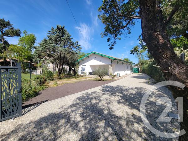 Maison à vendre  6 pièces - 120 m 2   SOULAC SUR MER  - 33
