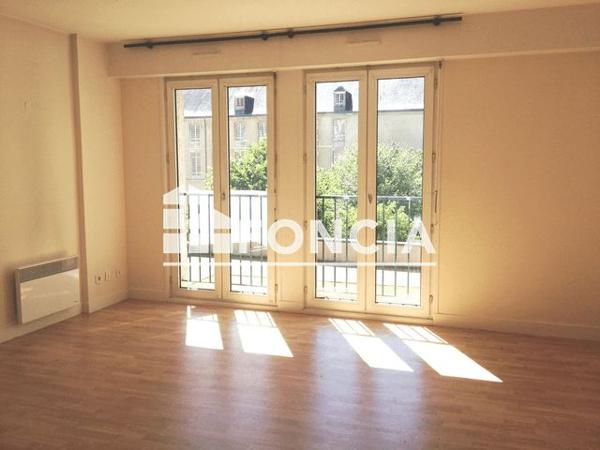 Location Studio 34.94 m² - 6-8 PLACE ST PIERRE-2-4 R.PETI Chartres 28000