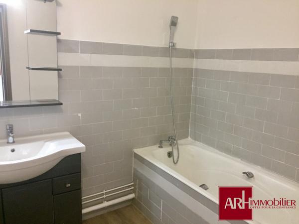 F3 / 4 ST GILLES LES BAINS centre