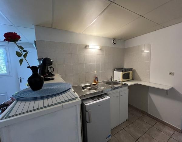 Appartement à louer 490 € CC St-Augustin 2 p 36 m² DPE D