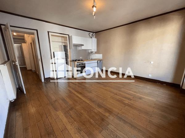 Location Appartement 2 pièces 43.88 m² - 13 RUE DU COMMERCE Aix Les Bains 73100