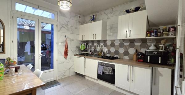 Maison de ville à rénover!