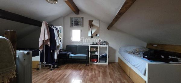 Maison de ville à rénover!