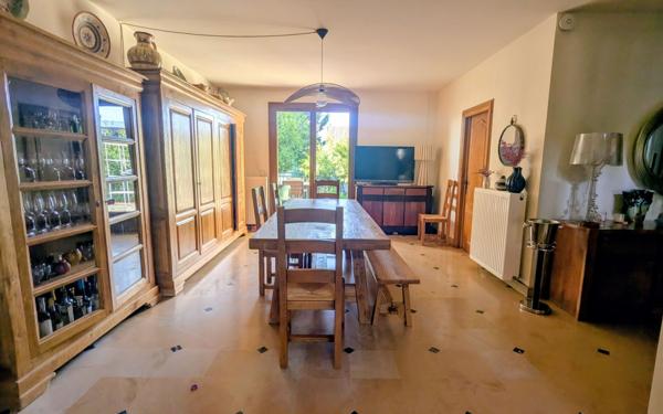 Maison à vendre    5 pièces • 187,81 m2 Saint-Maur-des-Fossés