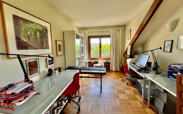 Maison à vendre    5 pièces • 187,81 m2 Saint-Maur-des-Fossés