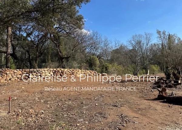 Immobilier Lorgues (83510) – Terrain constructible 725m2 – 162 000 €