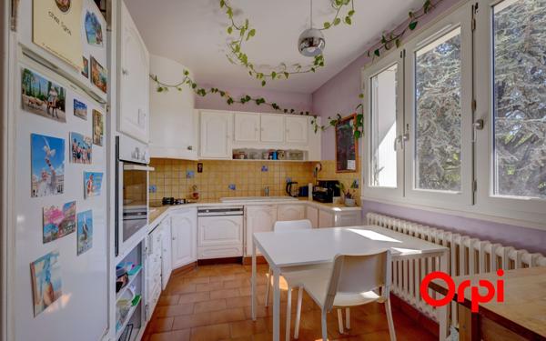 Maison à vendre    4 pièces •  Saint-Genis-Laval