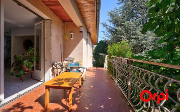 Maison à vendre    4 pièces •  Saint-Genis-Laval