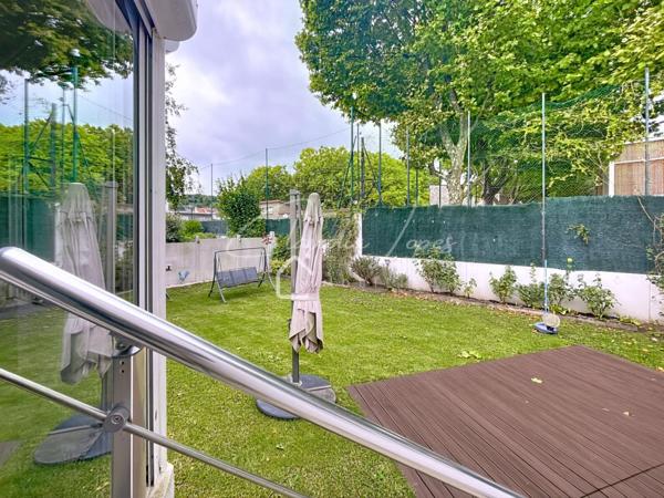 MAISON FAMILIALLE 160m2 de 6 pièces sur un terrain de 492m2