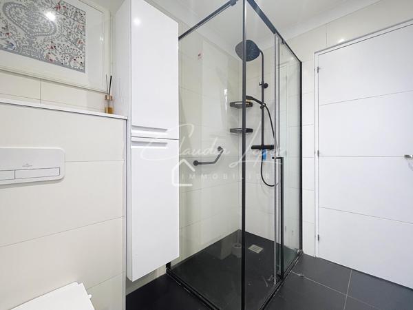 MAISON FAMILIALLE 160m2 de 6 pièces sur un terrain de 492m2