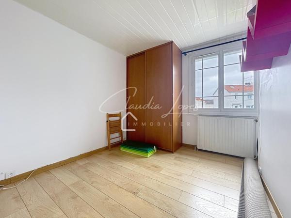 MAISON FAMILIALLE 160m2 de 6 pièces sur un terrain de 492m2