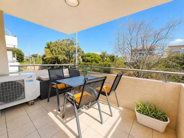 Vente                                                      Appartement
                        
                     3 pièces                      58 m2                     à Saint-Raphaël