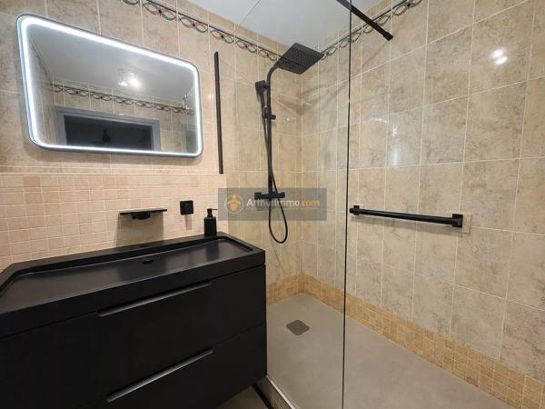 Vente                                                      Appartement
                        
                     3 pièces                      58 m2                     à Saint-Raphaël