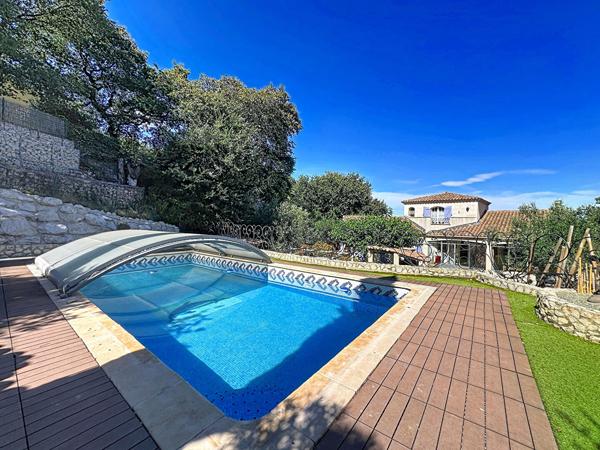ROCHEFORT-DU-GARD MAISON 184 M² 4 CHAMBRES PISCINE PARC ARBORÉ