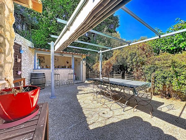 ROCHEFORT-DU-GARD MAISON 184 M² 4 CHAMBRES PISCINE PARC ARBORÉ