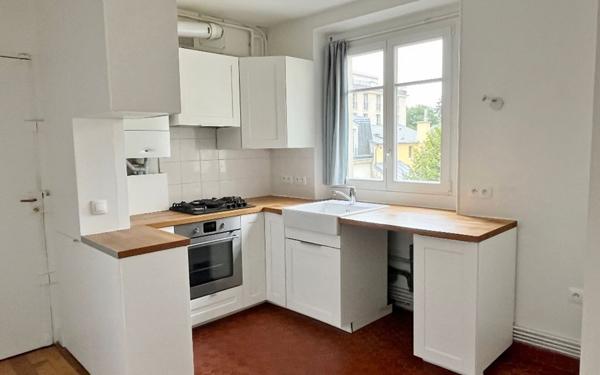 Appartement à louer    5 pièces •  Versailles