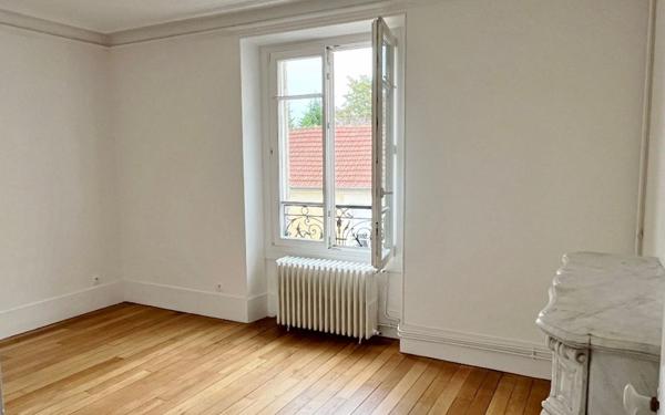 Appartement à louer    5 pièces •  Versailles