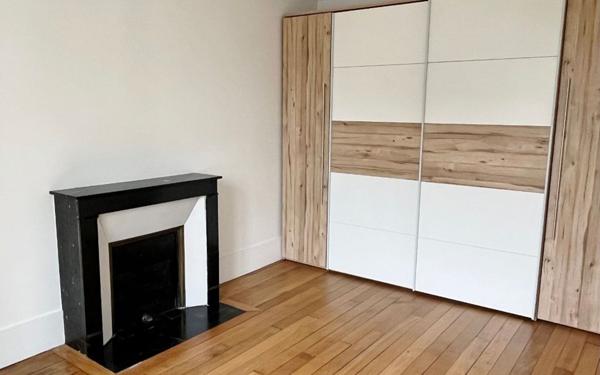 Appartement à louer    5 pièces •  Versailles