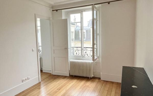 Appartement à louer    5 pièces •  Versailles