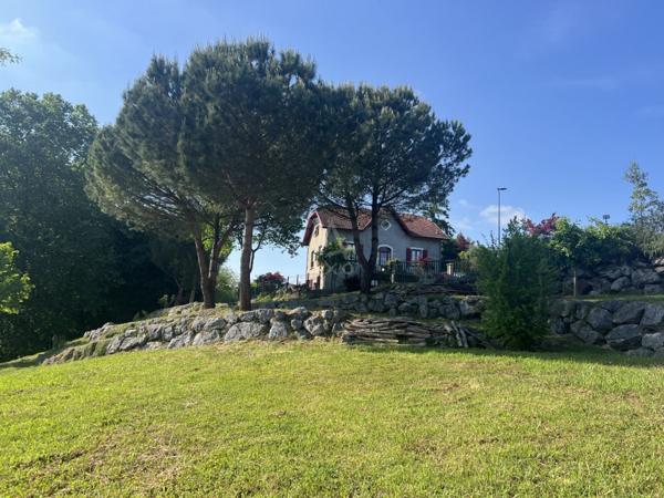 A Puyoo, une maison qui ne se révèle vraiment qu'une fois la orte franchie
