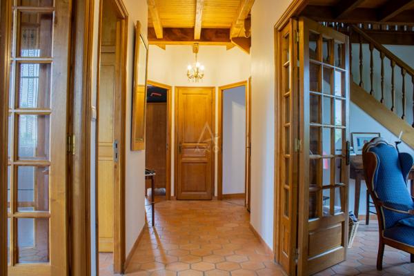 A Puyoo, une maison qui ne se révèle vraiment qu'une fois la orte franchie