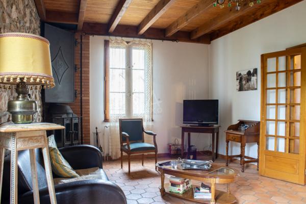 A Puyoo, une maison qui ne se révèle vraiment qu'une fois la orte franchie