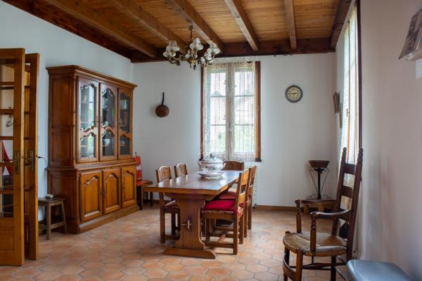 A Puyoo, une maison qui ne se révèle vraiment qu'une fois la orte franchie