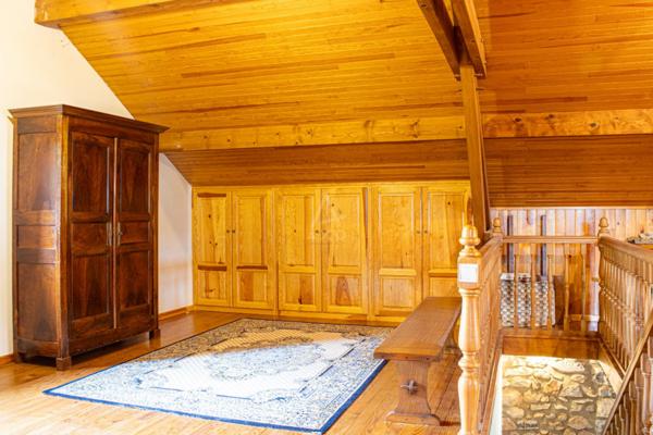 A Puyoo, une maison qui ne se révèle vraiment qu'une fois la orte franchie