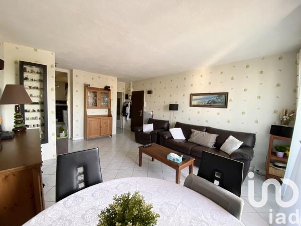 Appartement 3 pièces de 65 m² à Saint-Fargeau-Ponthierry (77310)