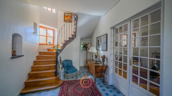 Maison
                                                                                                                                                                                                                                                                                                                        6 pièce(s)                                                                                                                                                                                                          3 chambre(s)                                                                                                                                                                                                          150  m²