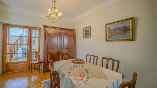 Maison
                                                                                                                                                                                                                                                                                                                        6 pièce(s)                                                                                                                                                                                                          3 chambre(s)                                                                                                                                                                                                          150  m²