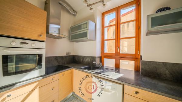 Maison
                                                                                                                                                                                                                                                                                                                        6 pièce(s)                                                                                                                                                                                                          3 chambre(s)                                                                                                                                                                                                          150  m²