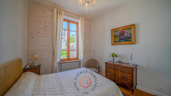 Maison
                                                                                                                                                                                                                                                                                                                        6 pièce(s)                                                                                                                                                                                                          3 chambre(s)                                                                                                                                                                                                          150  m²