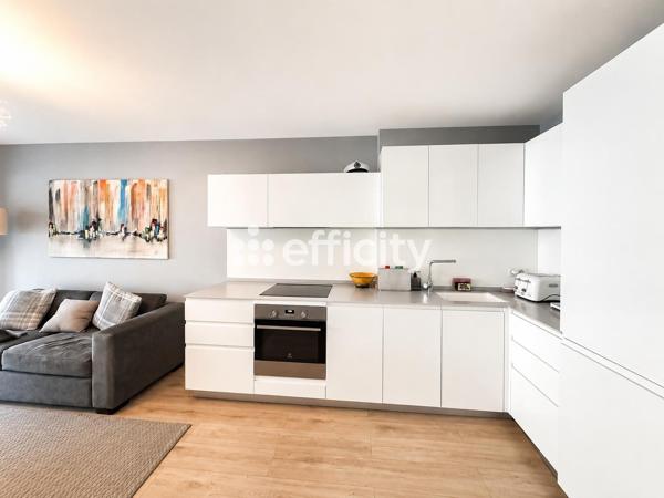Appartement
         2 pièces
        - 41 m² Exclusivité 265 000 € *